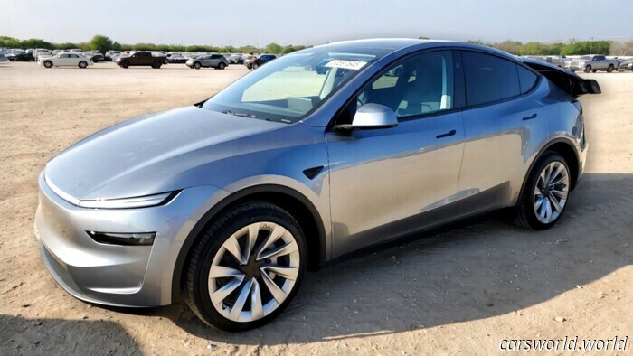 ¿Salvarías Esta Serie De Lanzamiento Del Tesla Model Y De 106 Millas Del Depósito De Chatarra? | Carscoops